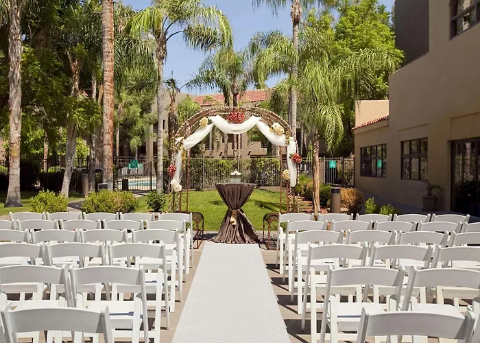 Embassy Suites By Hilton Phoenix