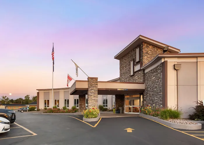Cheap hotel: Best Western Summit Inn