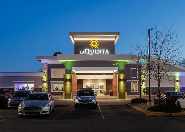 Luxury hotel only: La Quinta Inn & Suites By Wyndham Fort Collins, Colorado