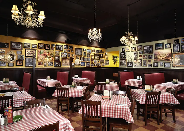 Romantic hotel: Wyndham Grand Fallsview Hotel