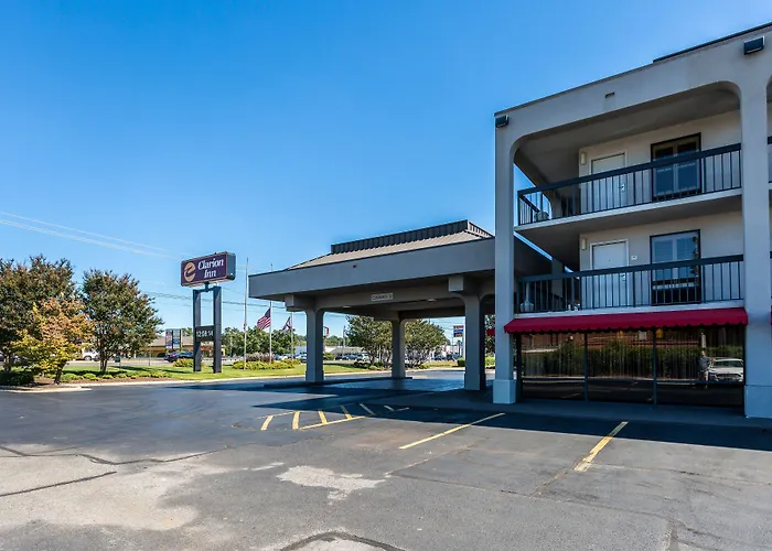 Family Hotel: Clarion Pointe Huntsville Research Park