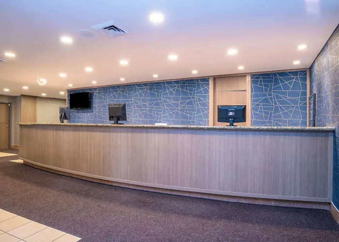 Sandman Hotel Montreal - Longueuil