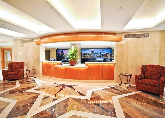 Family Hotel: San Carlos Hotel New York