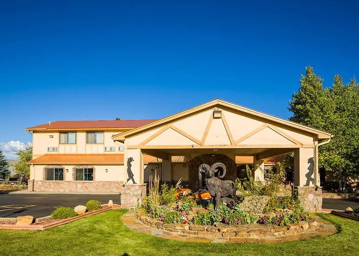 Central hotel: Alpine Inn & Suites Gunnison