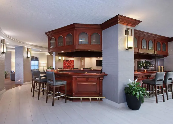 Kid friendly hotel Embassy Suites By Hilton Anaheim North