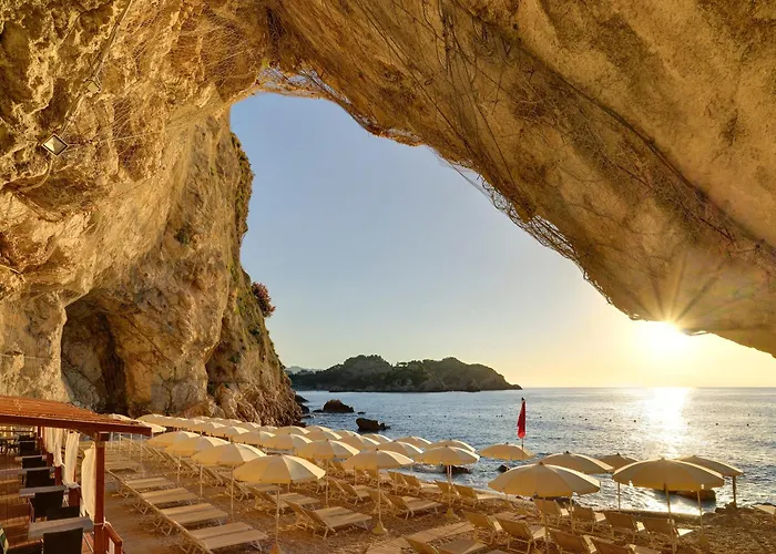  Una s Capotaormina