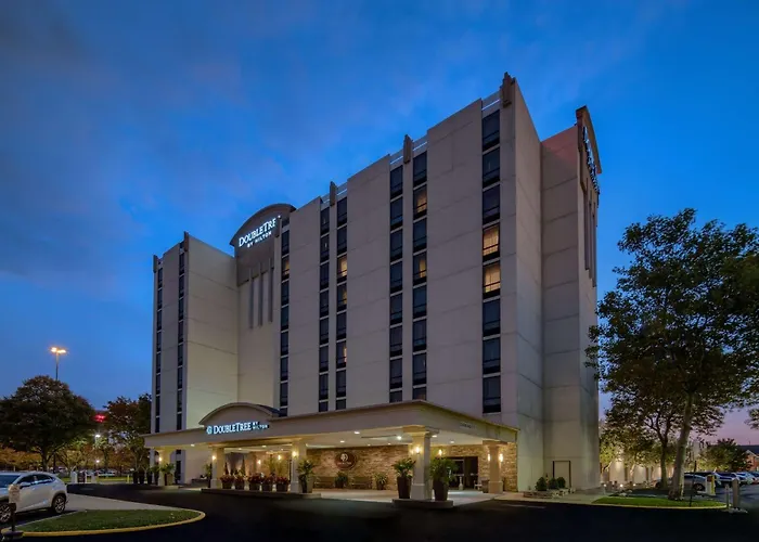Doubletree By Hilton Airport