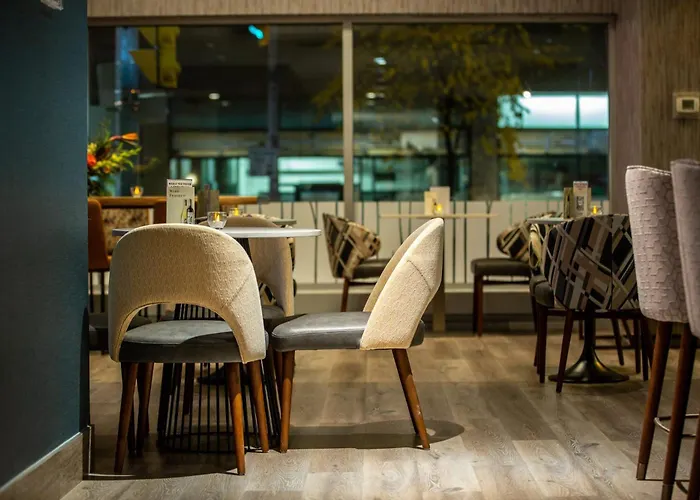 Holiday Inn Downtown Centre By Ihg