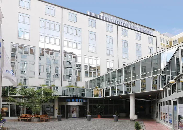 Hotel mit Pool: Maritim Hotel München