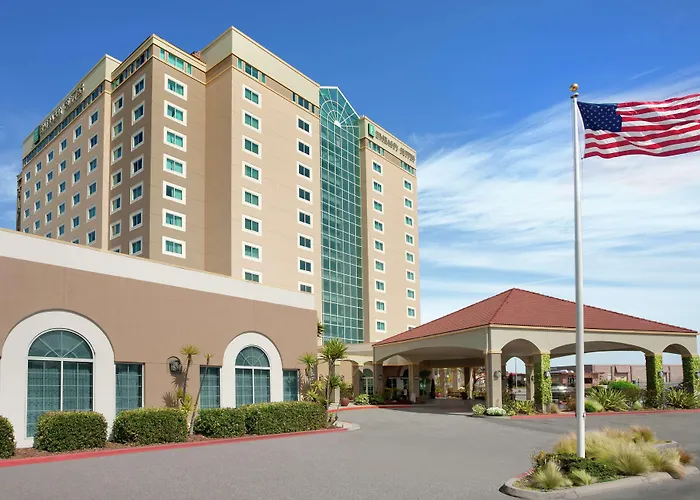 3 star hotel: Embassy Suites By Hilton Monterey Bay Seaside