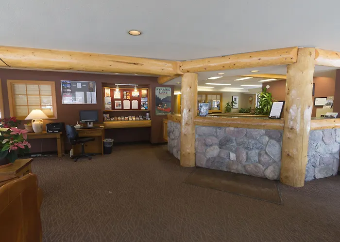 Pet Friendly hotel: Marmot Lodge Jasper