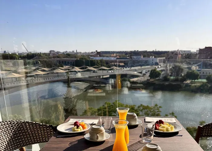 Strandhotel: Ribera De Triana Hotel