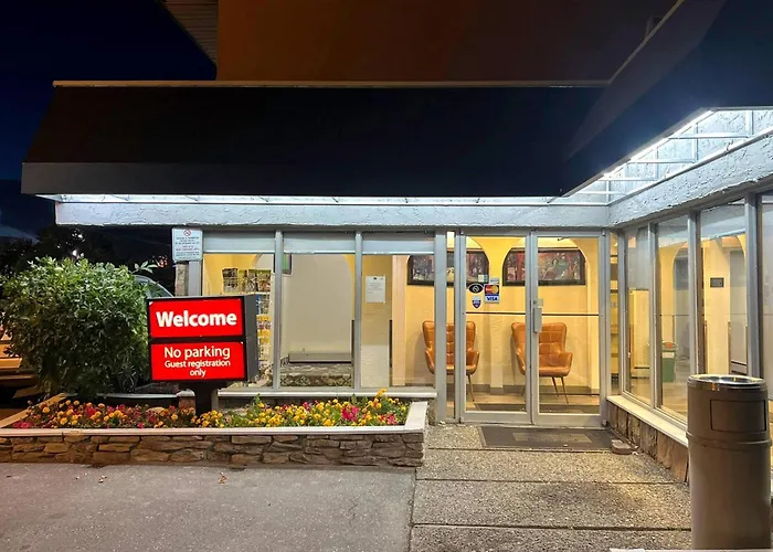 Motel: Econo Lodge Motel Village