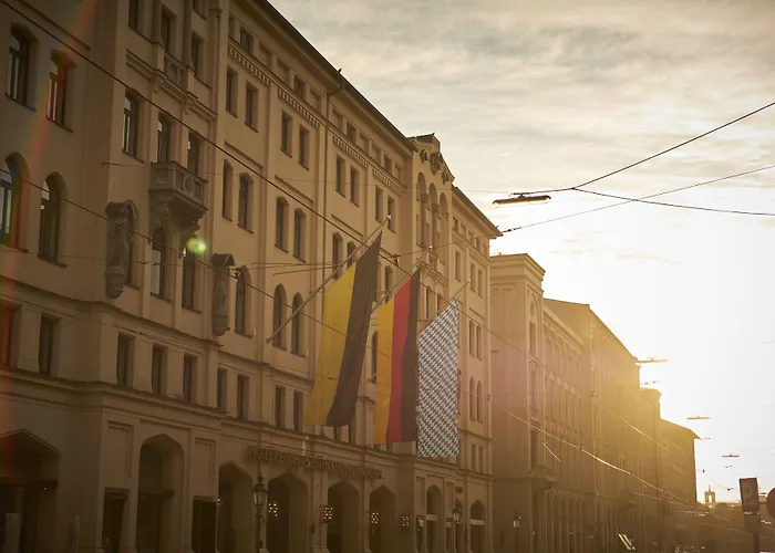 Boutique hotel only: Vier Jahreszeiten Kempinski Muenchen