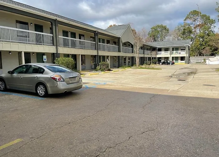 Beach hotel: Americas Best Value Inn & Suites Slidell