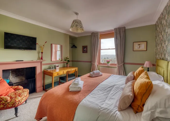 Luxury hotel only: Hill House
