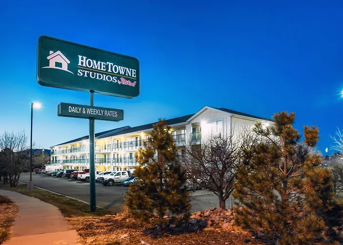 Motel: Hometowne Studios By Red Roof Colorado Springs - Airport
