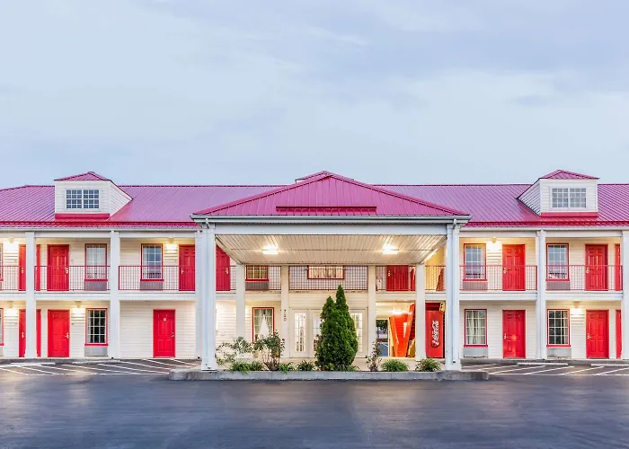 Super 8 By Wyndham Clinton