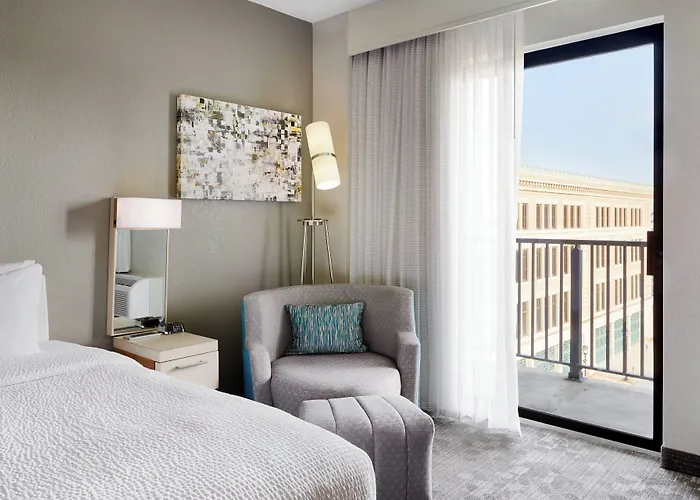 Courtyard Milwaukee Downtown