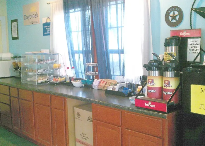 Days Inn By Wyndham Snyder