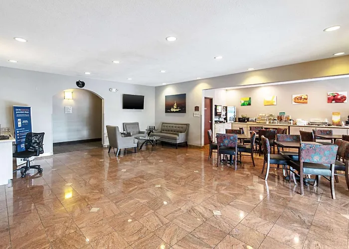 Quality Suites Austin South Street Elmo District