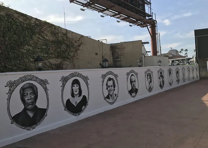 Legend Hollywood