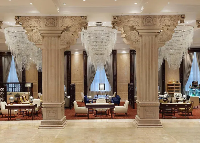 Luxury hotel only: Sheraton Grand Pune Bund Garden Hotel