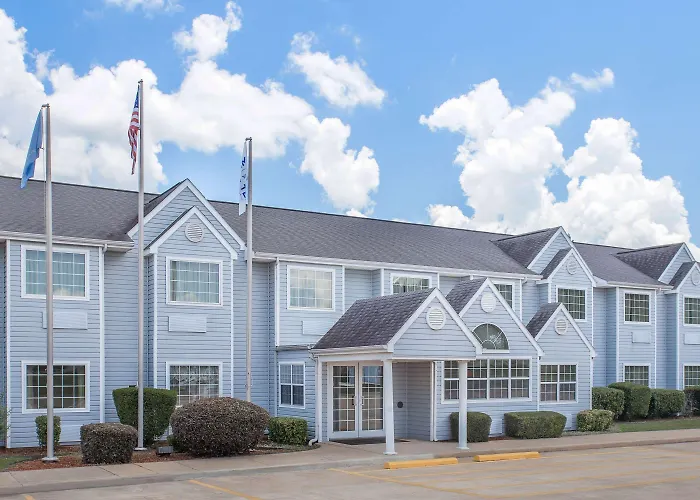 Pet Friendly hotel: Microtel Inn & Suites By Wyndham Broken Bow