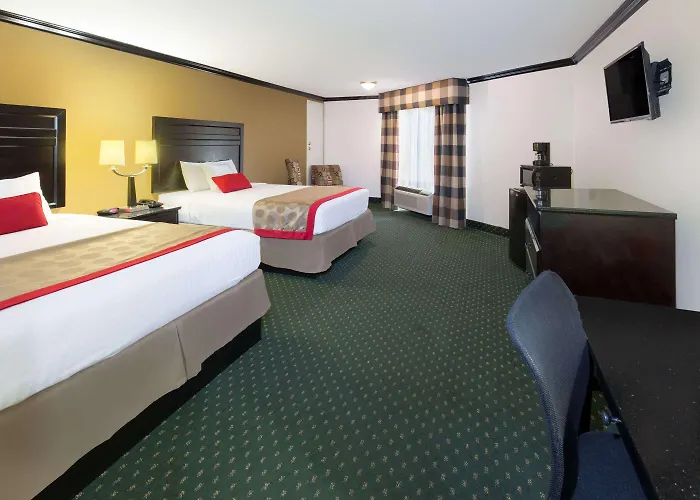 Resort: Ramada By Wyndham Ontario Airport & Convention Center