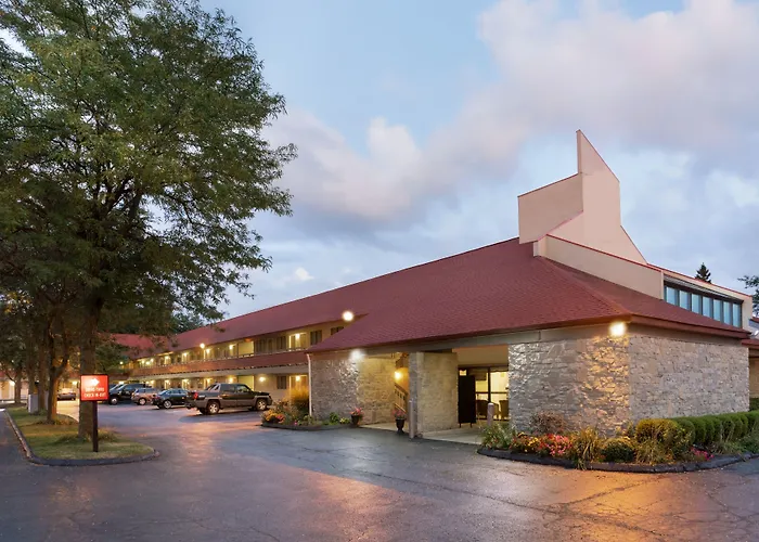 Family Hotel: Super 8 By Wyndham Findlay