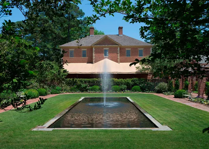 Luxury hotel only: Williamsburg Lodge, Autograph Collection