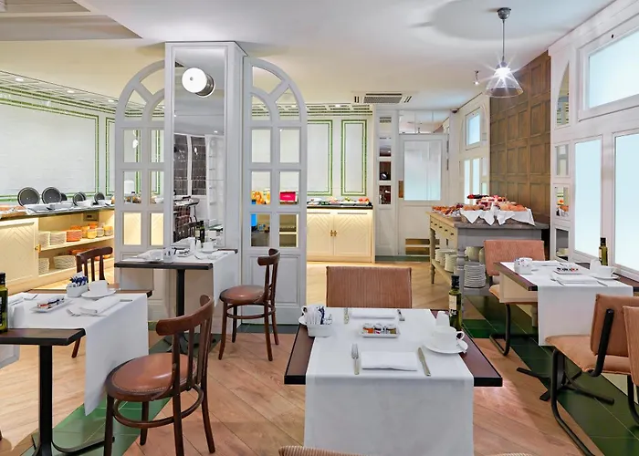 Romantic hotel: Boutique Hotel H10 Montcada