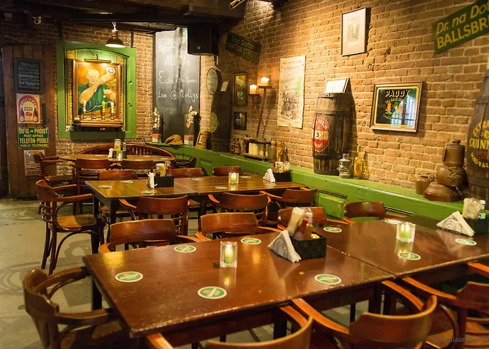 Hotel Jacuzzi: France Hotel