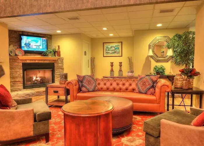 Family Hotel: Edgewater Hotel And Conference Center