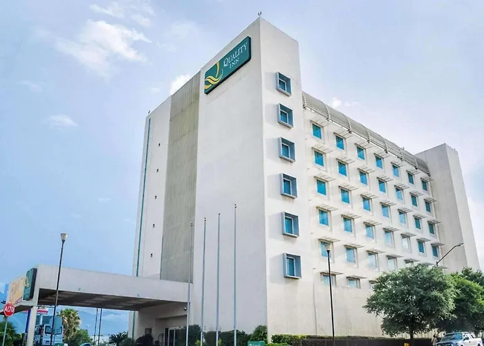 Family Hotel: Quality Inn Monterrey La Fe