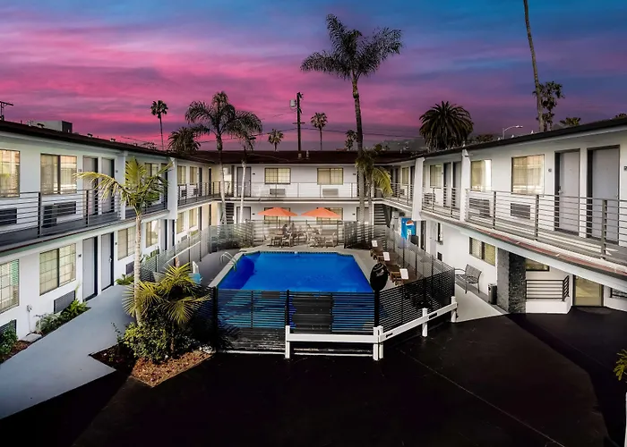 Sunset West , Surestay Collection By Best Western