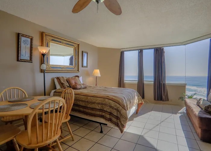 Beach hotel: Top Of The Gulf