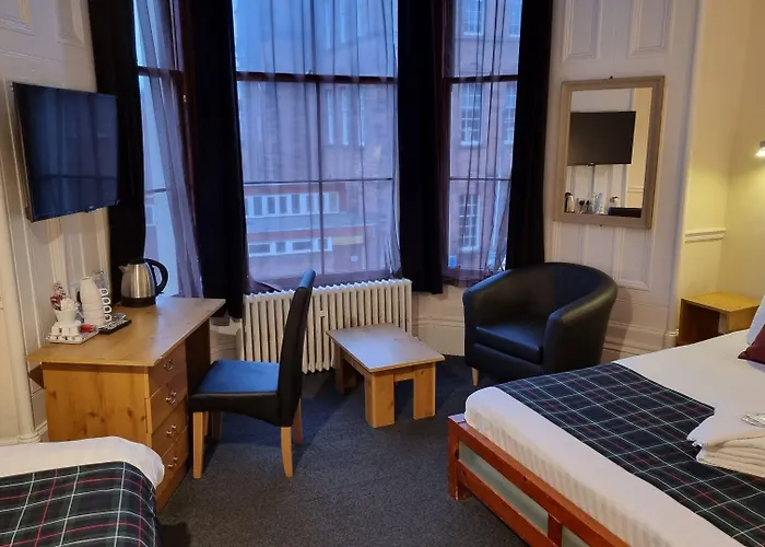 3 star hotel: The Hampton Court Guesthouse