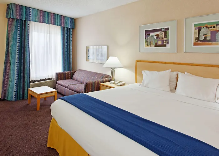 Holiday Inn Express Hotel & Suites San Antonio - Rivercenter Area By Ihg