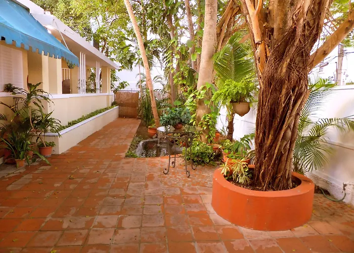 Cheap hotel: Casa Del Caribe Inn