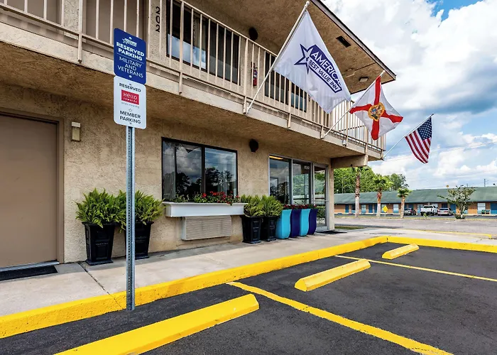 Motel: Americas Best Value Inn - Lake City