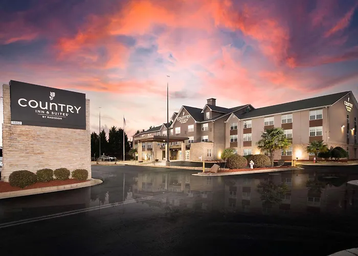 Cheap hotel: Country Inn & Suites By Radisson, Stone Mountain, Ga