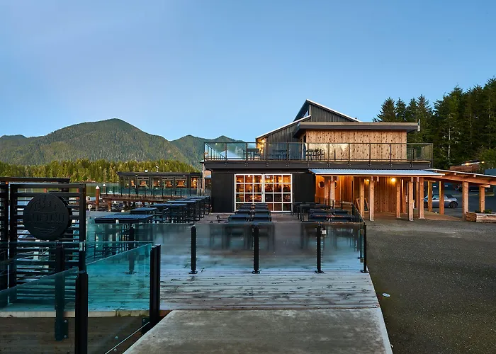 Resort: Tofino Resort + Marina