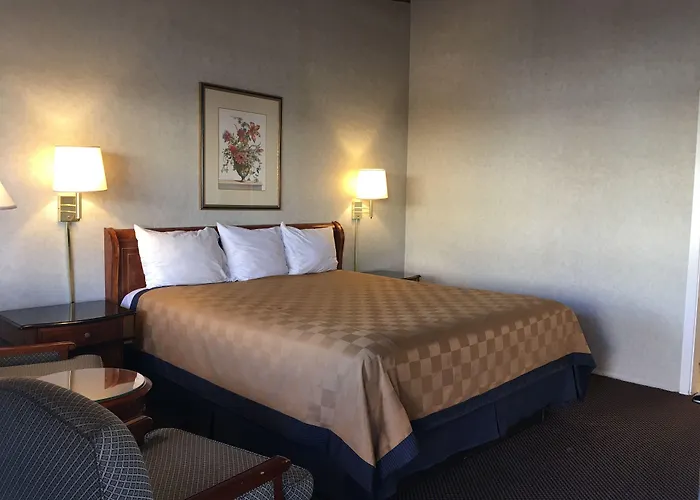 Motel: Discovery Inn Monterey Bay