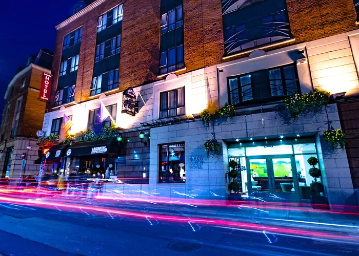Cheap hotel: Drury Court Hotel
