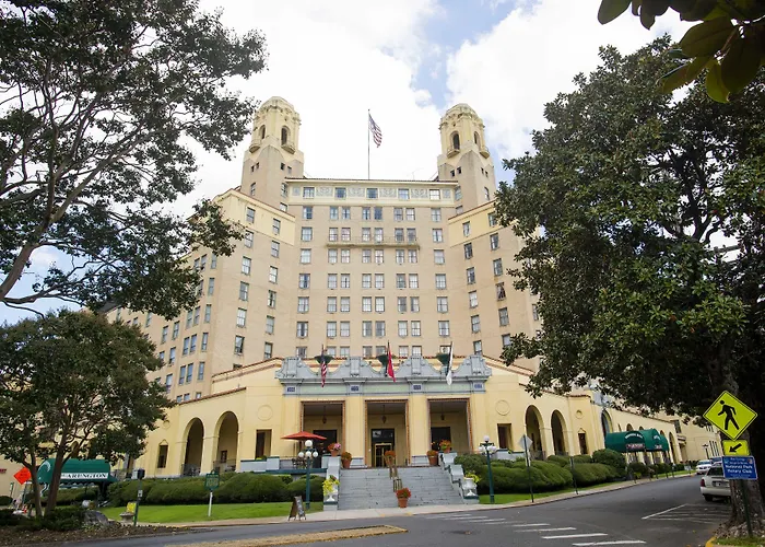 Cheap hotel: Arlington Resort Hotel & Spa