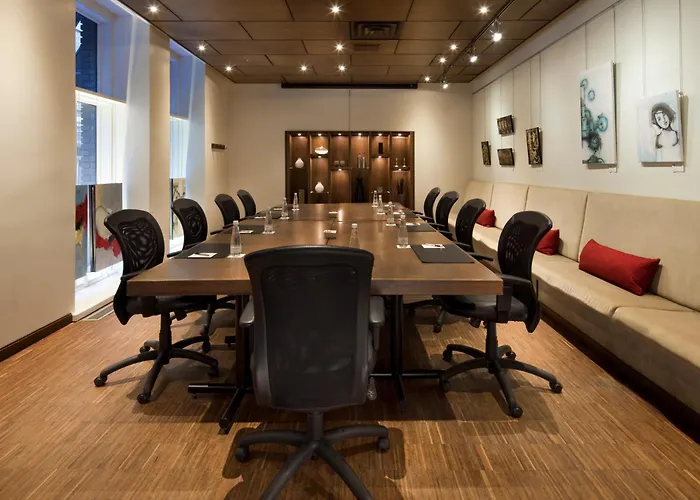 Hotel: Hotel 71 By Preferred Hotels & Resorts