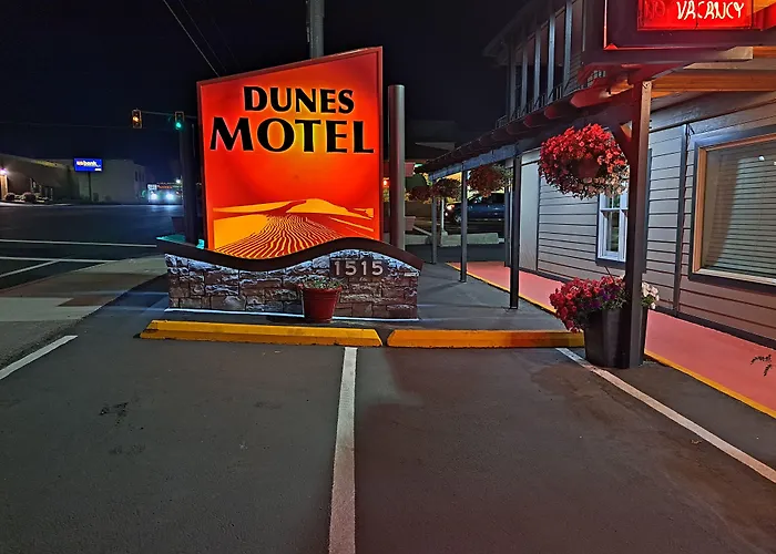 Motel: Dunes Motel - Bend
