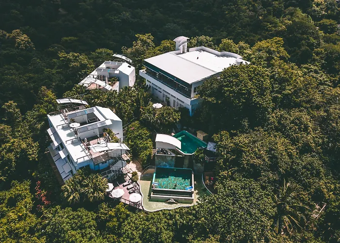 Central hotel: Gaia Hotel & Reserve- Adults Only