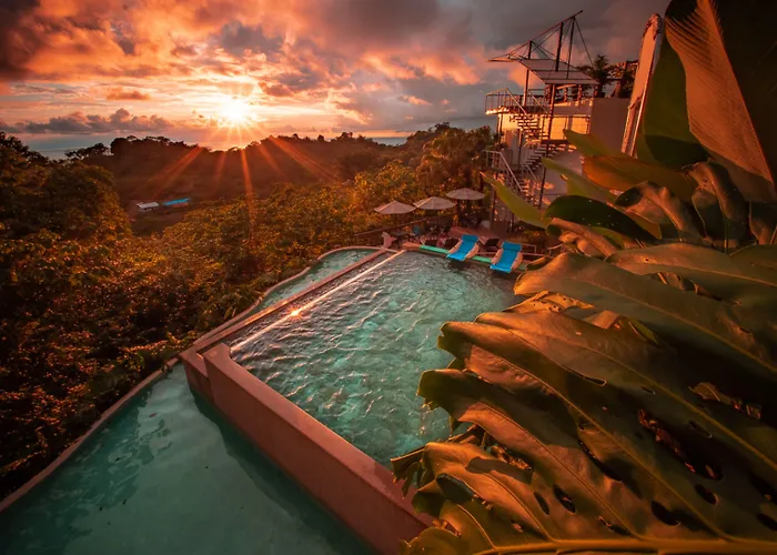 Central hotel: Gaia Hotel & Reserve- Adults Only